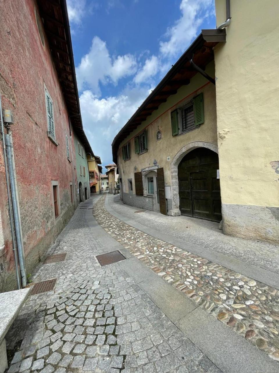 Appartamento La Dimora Di Rosa E Amelia Songavazzo Esterno foto